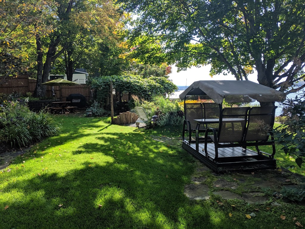 Auberge Majella | 2781 Rue de la Baie des Sables, Lac-Mégantic, QC G6B 1R5, Canada | Phone: (819) 583-6462