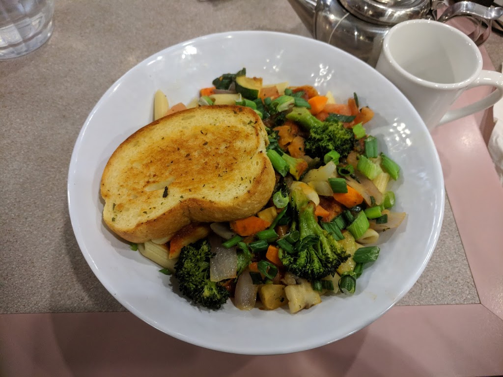 Blue Star Restaurant | 676 King St, Welland, ON L3B 3L1, Canada | Phone: (905) 732-2459