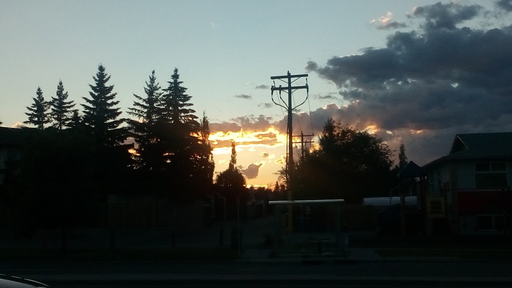Bedford Liquor | 176 Bedford Dr NE, Calgary, AB T3K 2M9, Canada | Phone: (403) 730-4828