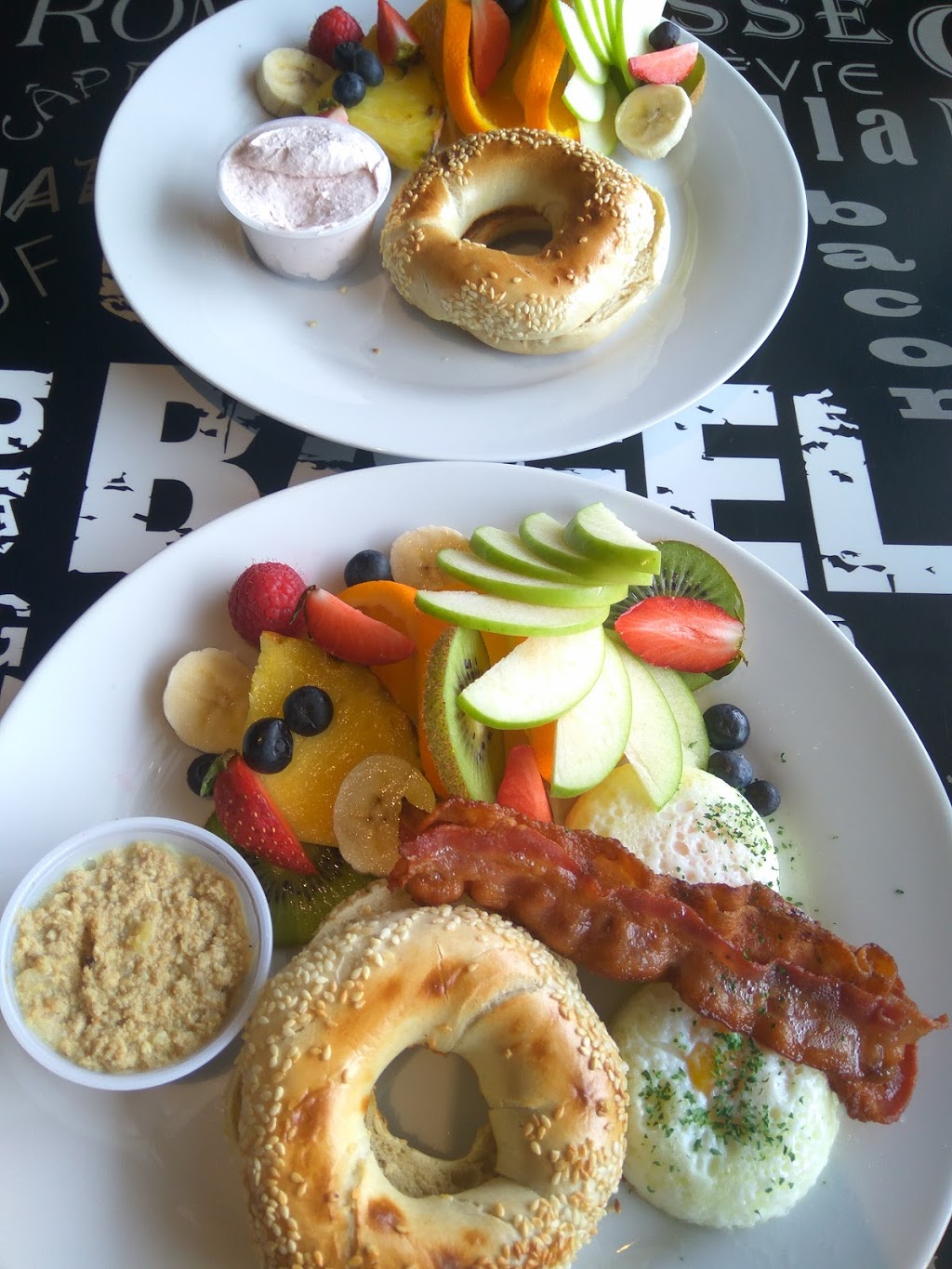 Au Bagel Gourmand | 358 Rue Notre-Dame, Repentigny, QC J6A 2S5, Canada | Phone: (450) 932-6707