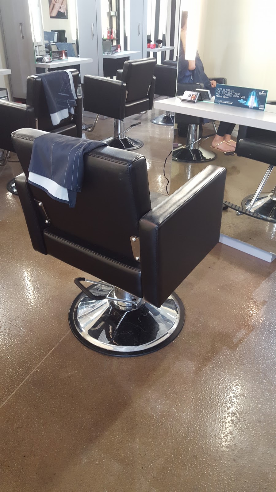 Define Hair Design & Spa | 3051 Walkers Line, Burlington, ON L7M 0W3, Canada | Phone: (905) 332-7972