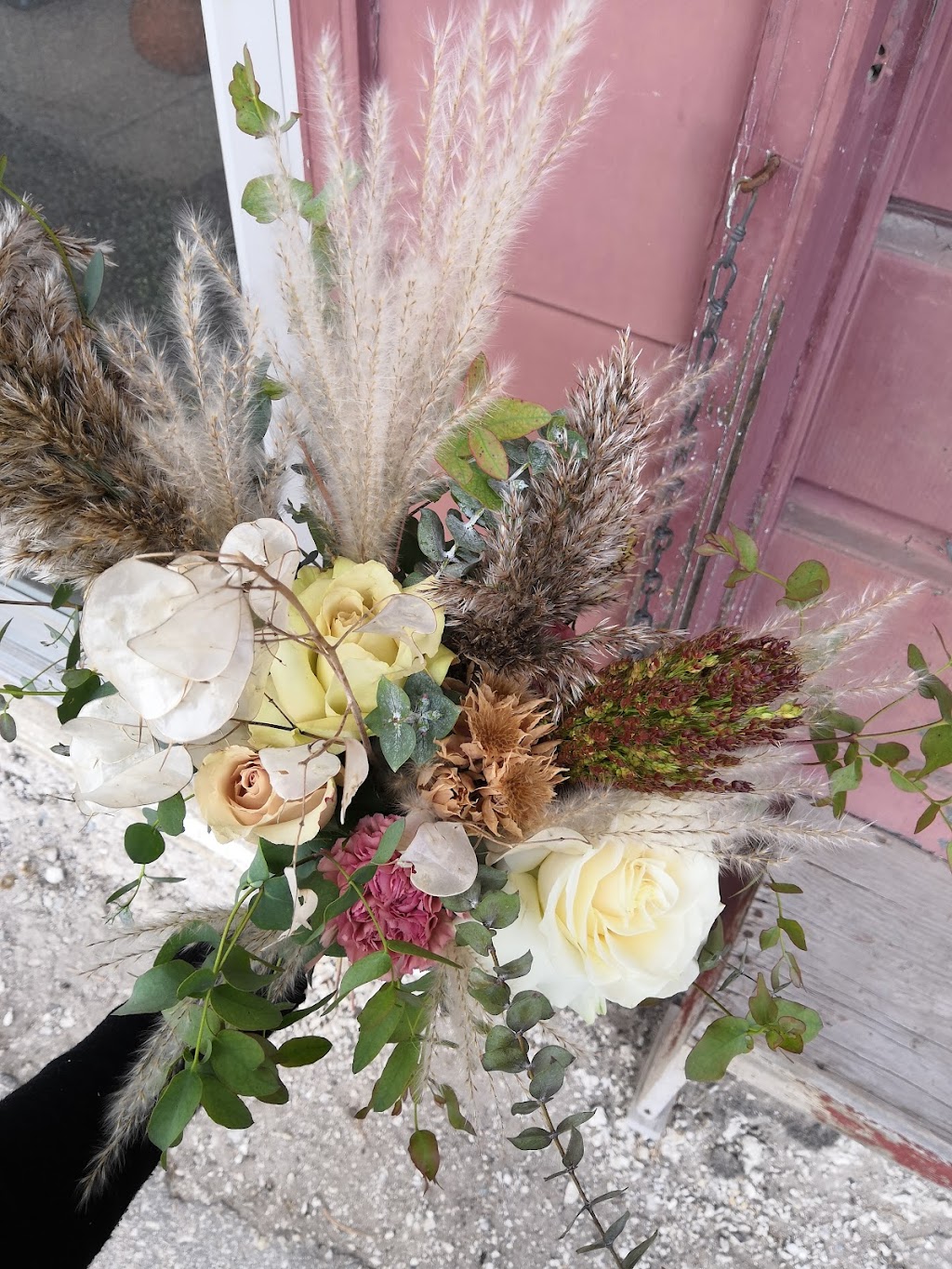 Listowel Florist and Gifts | 170 Wallace Ave N, Listowel, ON N4W 1K7, Canada | Phone: (519) 291-2040