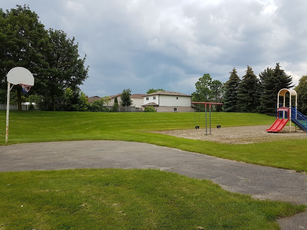 Gatehouse parkette | 22 Turnberry Crescent, Courtice, ON L1E 1A5, Canada