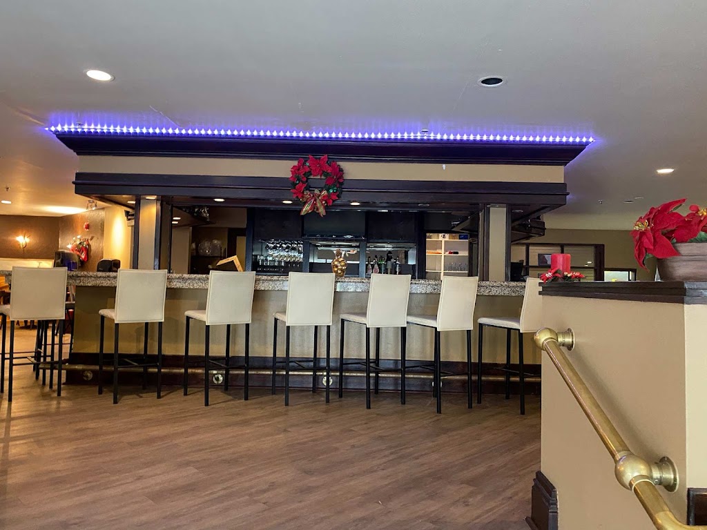 AlphaCater Bar & Grill | 760 Gibbons Rd, Renfrew, ON K7V 0B7, Canada | Phone: (613) 432-8109