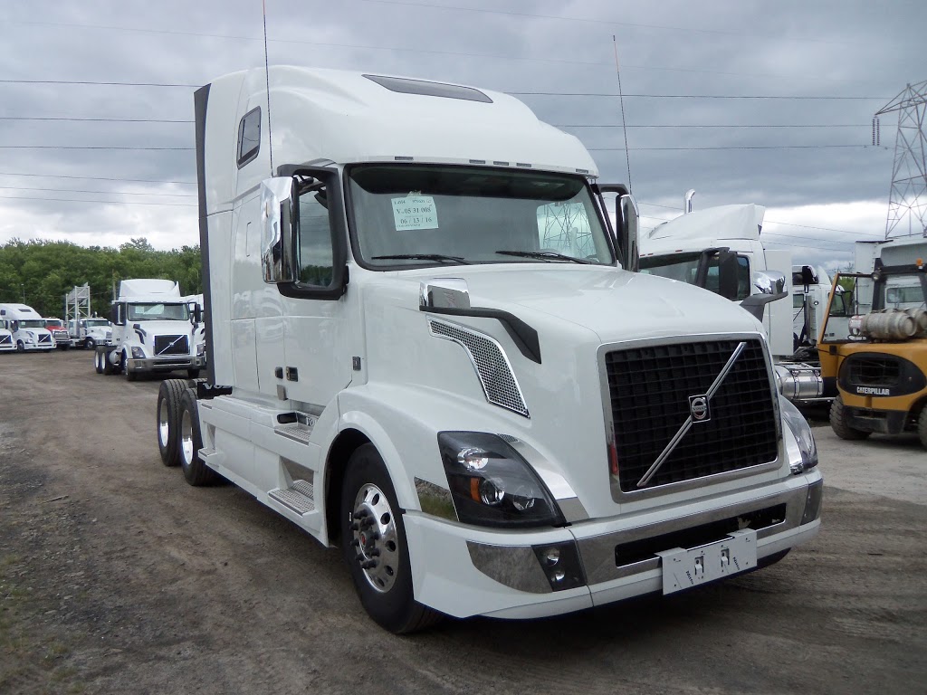 Camions Volvo Montréal - 180 Rue Royale, Les Coteaux, QC J7X 1A6, Canada