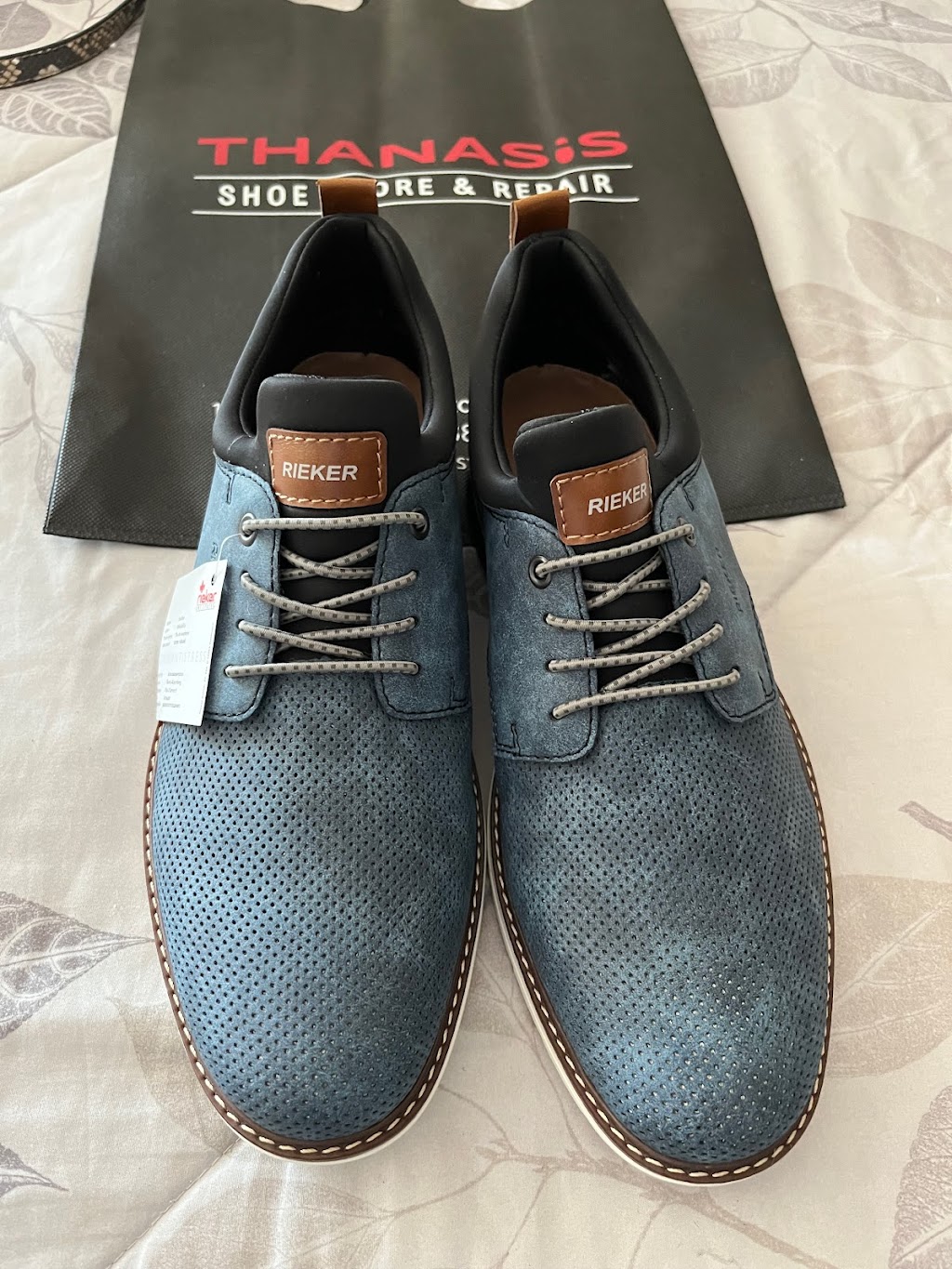 Thanasis Shoe Store & Repair Co Ltd | 1681 Bath Rd, Kingston, ON K7M 4X2, Canada | Phone: (613) 389-5984