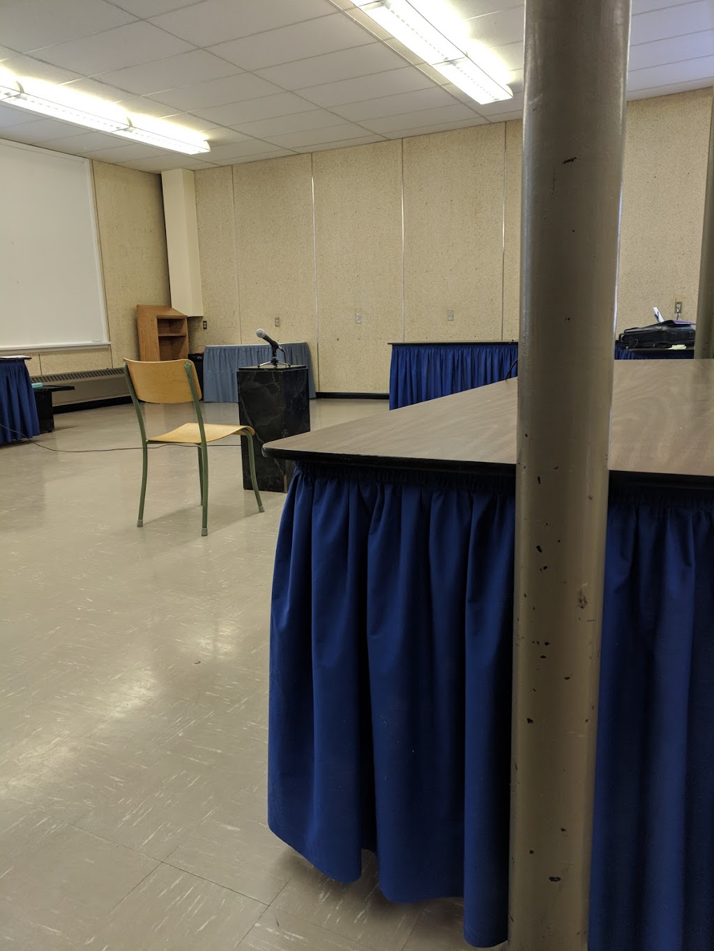 Rosetown & District Civic Centre | 1005 Main St, Rosetown, SK S0L 2V0, Canada | Phone: (306) 882-3338