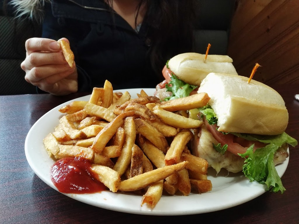 Louies Pizza & Pasta | 440 Bell St, Ingersoll, ON N5C 2P6, Canada | Phone: (519) 485-4441