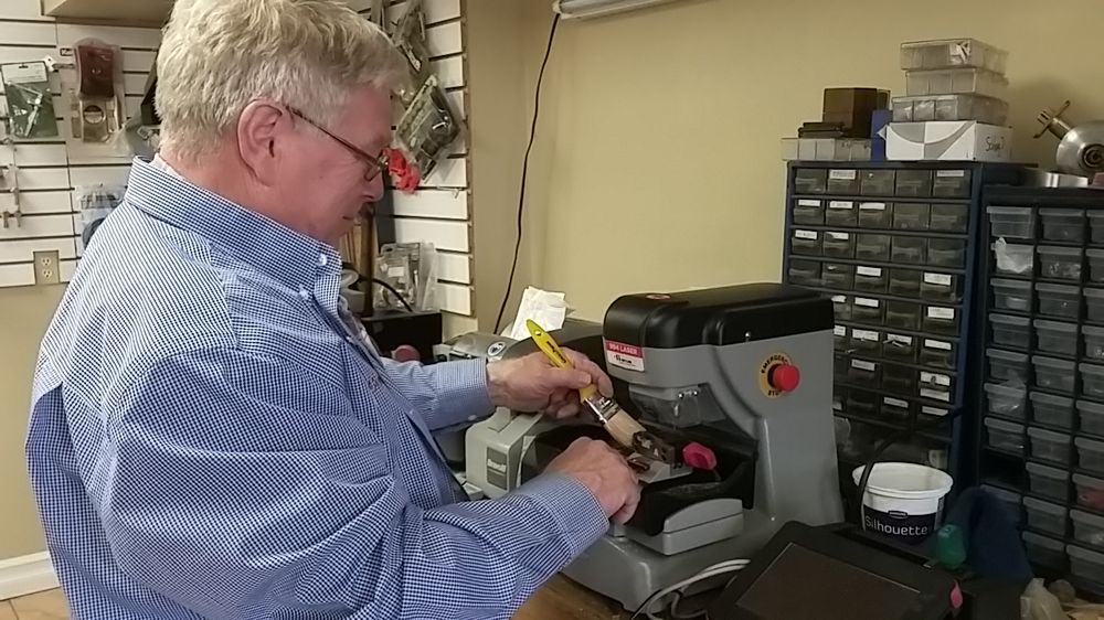 Bill Bordens Locksmithing | 8 Old Enfield Rd, Enfield, NS B2T 1C9, Canada | Phone: (902) 456-9510