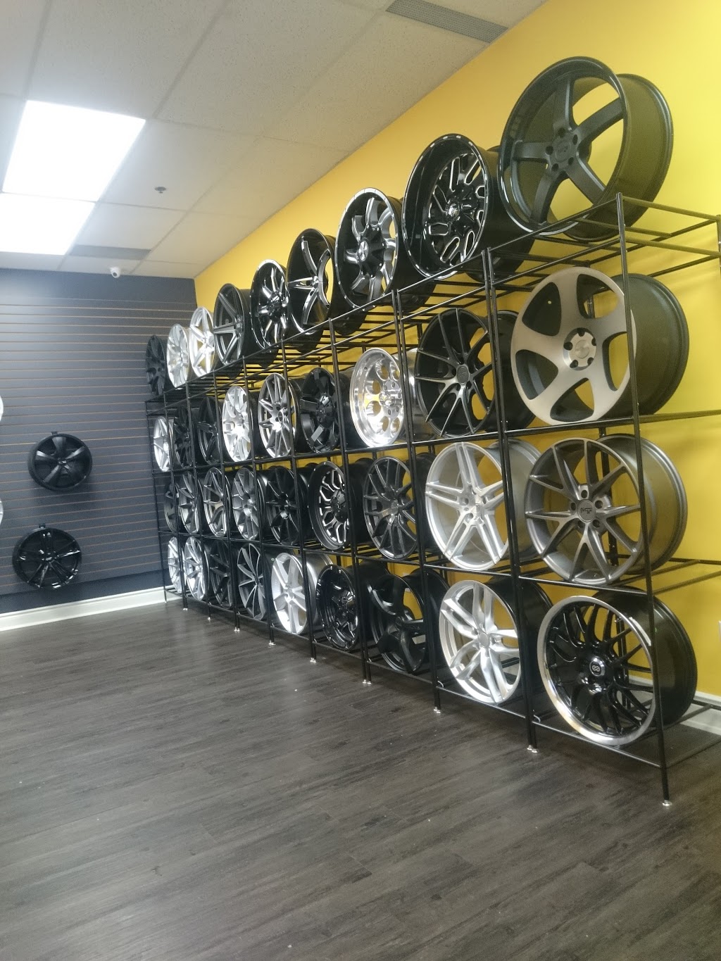 1010Tires | 3470 Laird Rd #8, Mississauga, ON L5L 5Y4, Canada | Phone: (647) 494-8842
