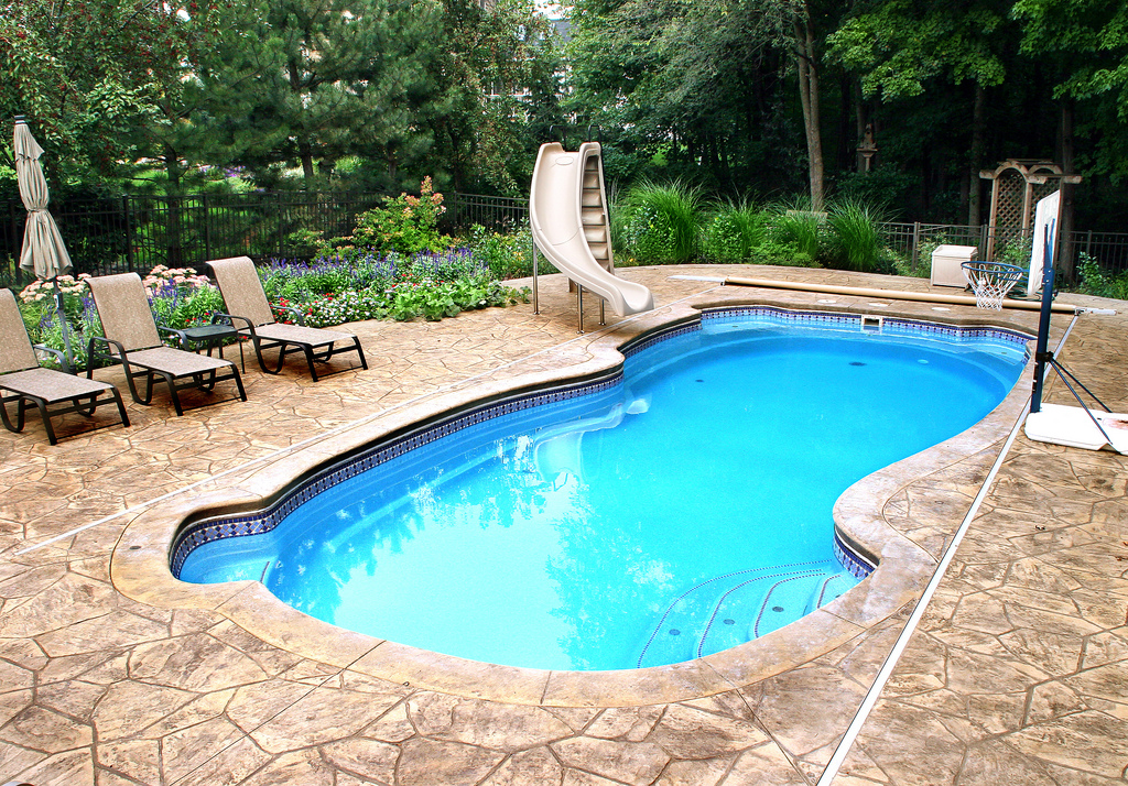 International Pool & Spa Centers Oshawa | 800 Taunton Rd W, Oshawa, ON L1H 7K4, Canada | Phone: (905) 434-7727
