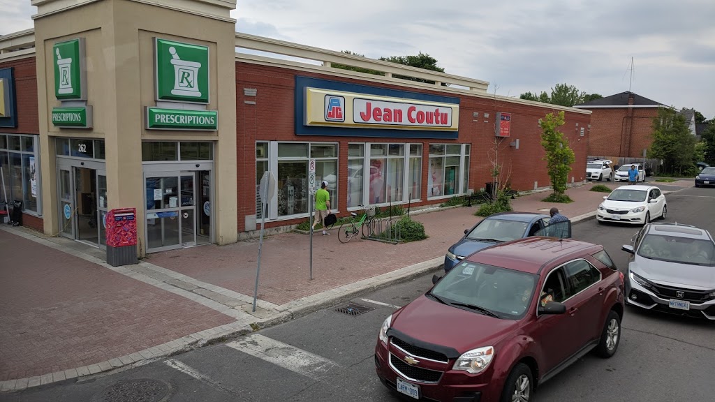 Jean Coutu | 262 Montreal Rd, Vanier, ON K1L 6C3, Canada | Phone: (613) 749-5957