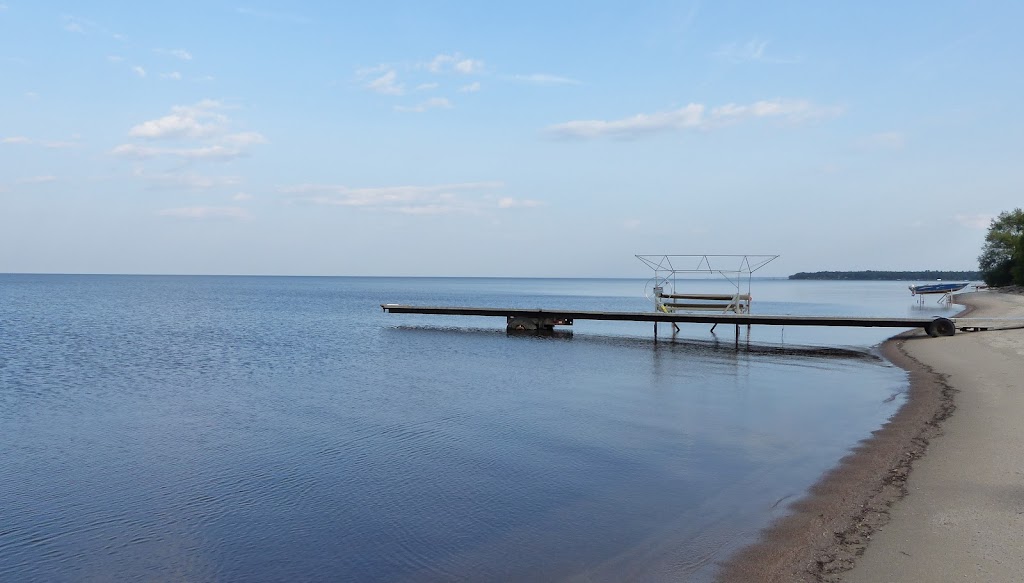 Domaine Sur Une Plage | 2186 Chem. du Lac, Saint-Félicien, QC G8K 3E5, Canada | Phone: (418) 679-8937