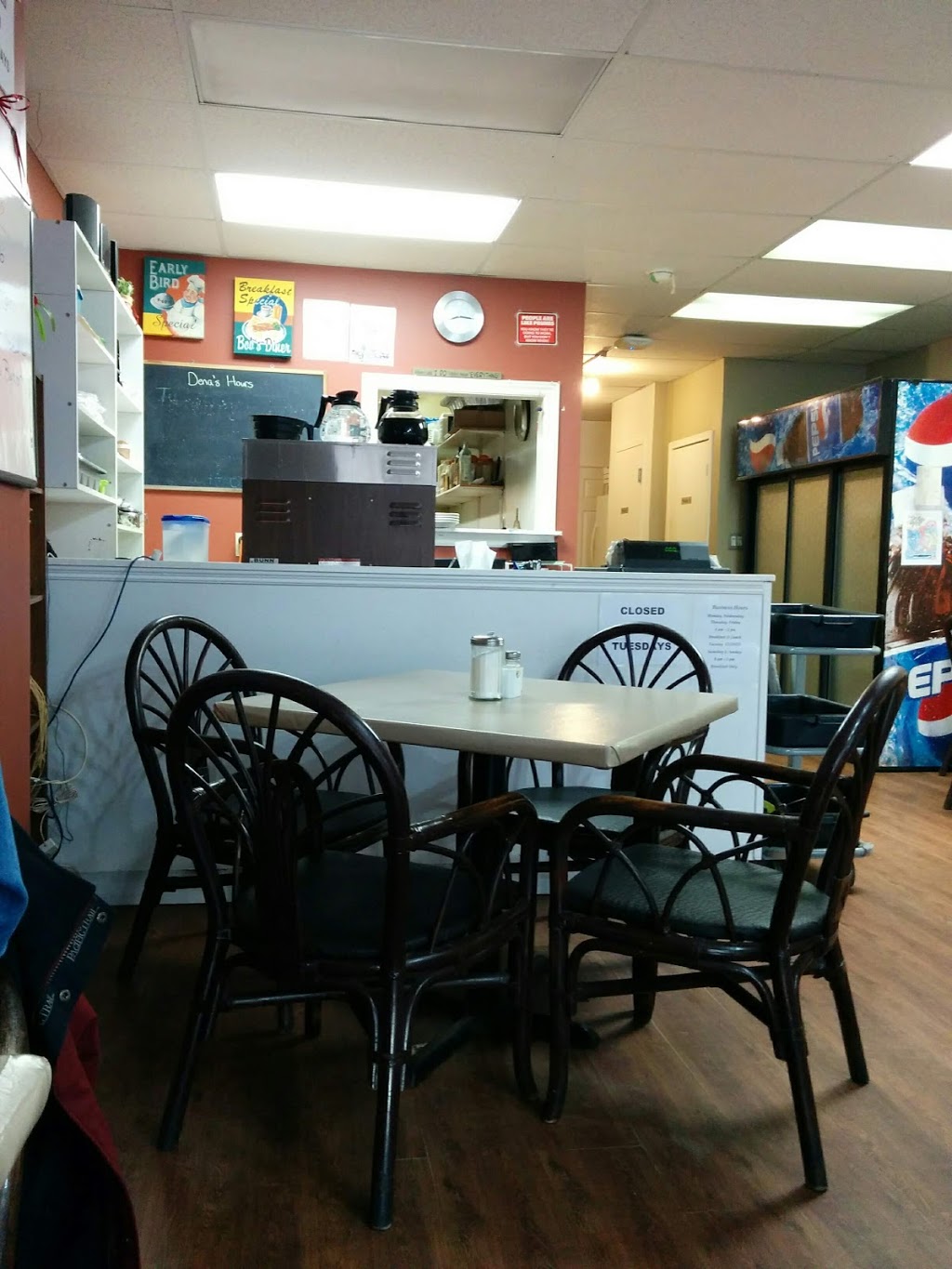 Denas Home Cookin | 3747 Portage Rd, Niagara Falls, ON L2J 2L1, Canada | Phone: (289) 296-9600