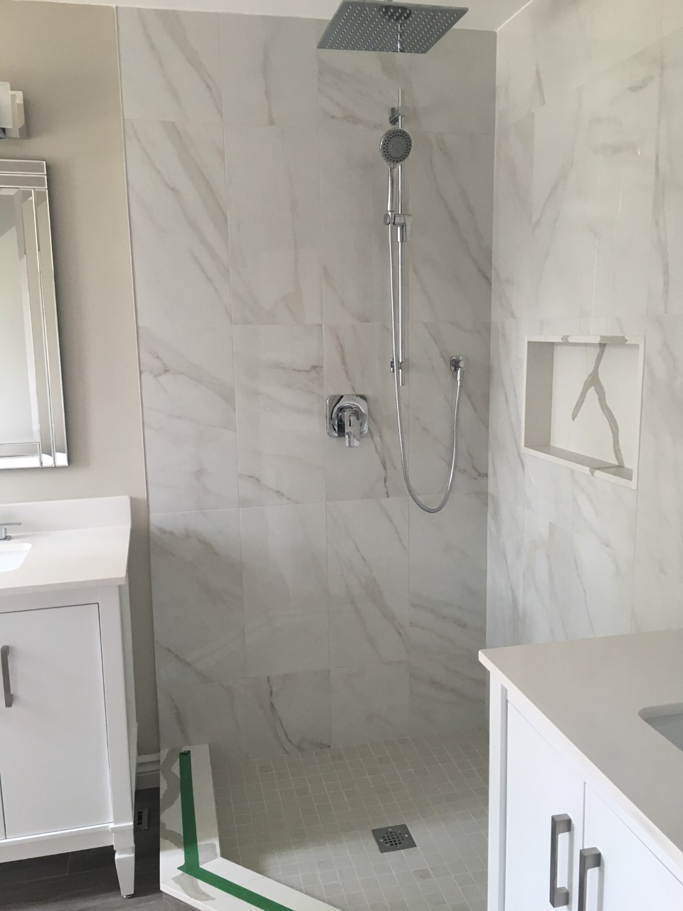 Italtile | 3300 Ridgeway Dr, Mississauga, ON L5L 5Z9, Canada | Phone: (905) 828-4673