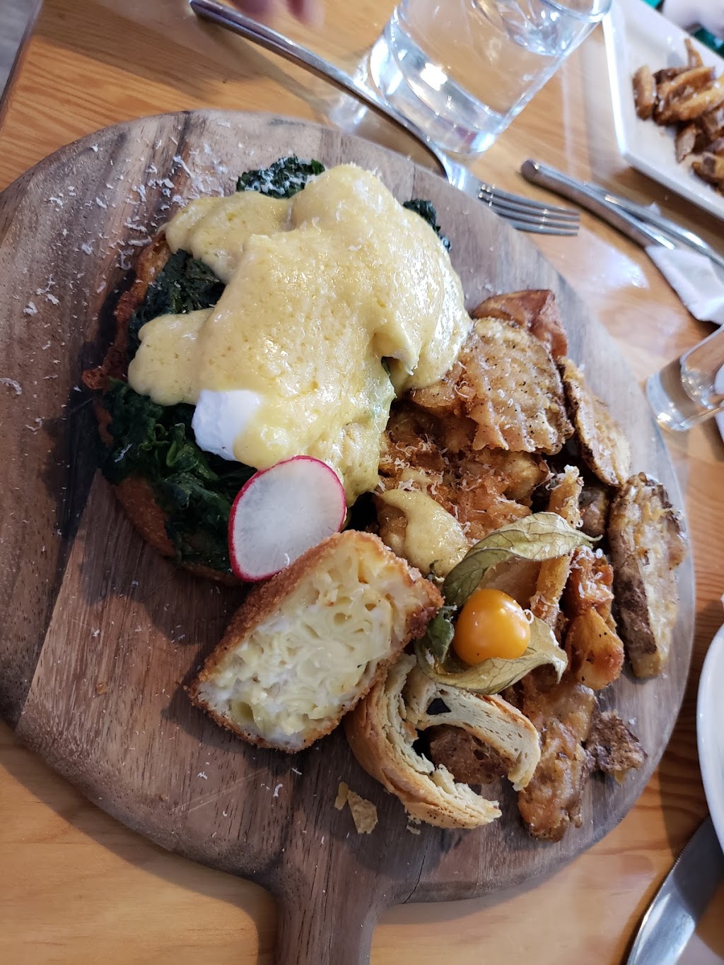 Salt Box Kitchen, Bakery & Bar | 226066 112 Street West, Foothills No. 31, AB T1S 5S5, Canada