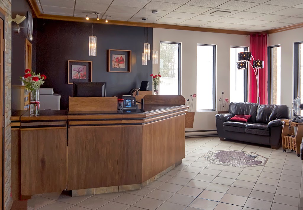 Hôtel le Floral | 1920 12e Avenue N, Sherbrooke, QC J1E 4J6, Canada | Phone: (819) 564-6812