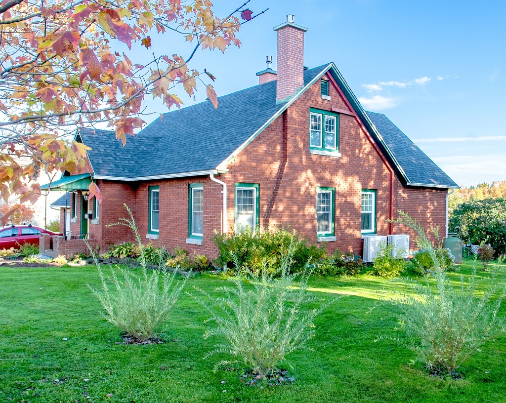 Gîte Moka et Chocolat B&B | 12 Rue de Vale Perkins, Mansonville, QC J0E 1X0, Canada | Phone: (514) 663-6041