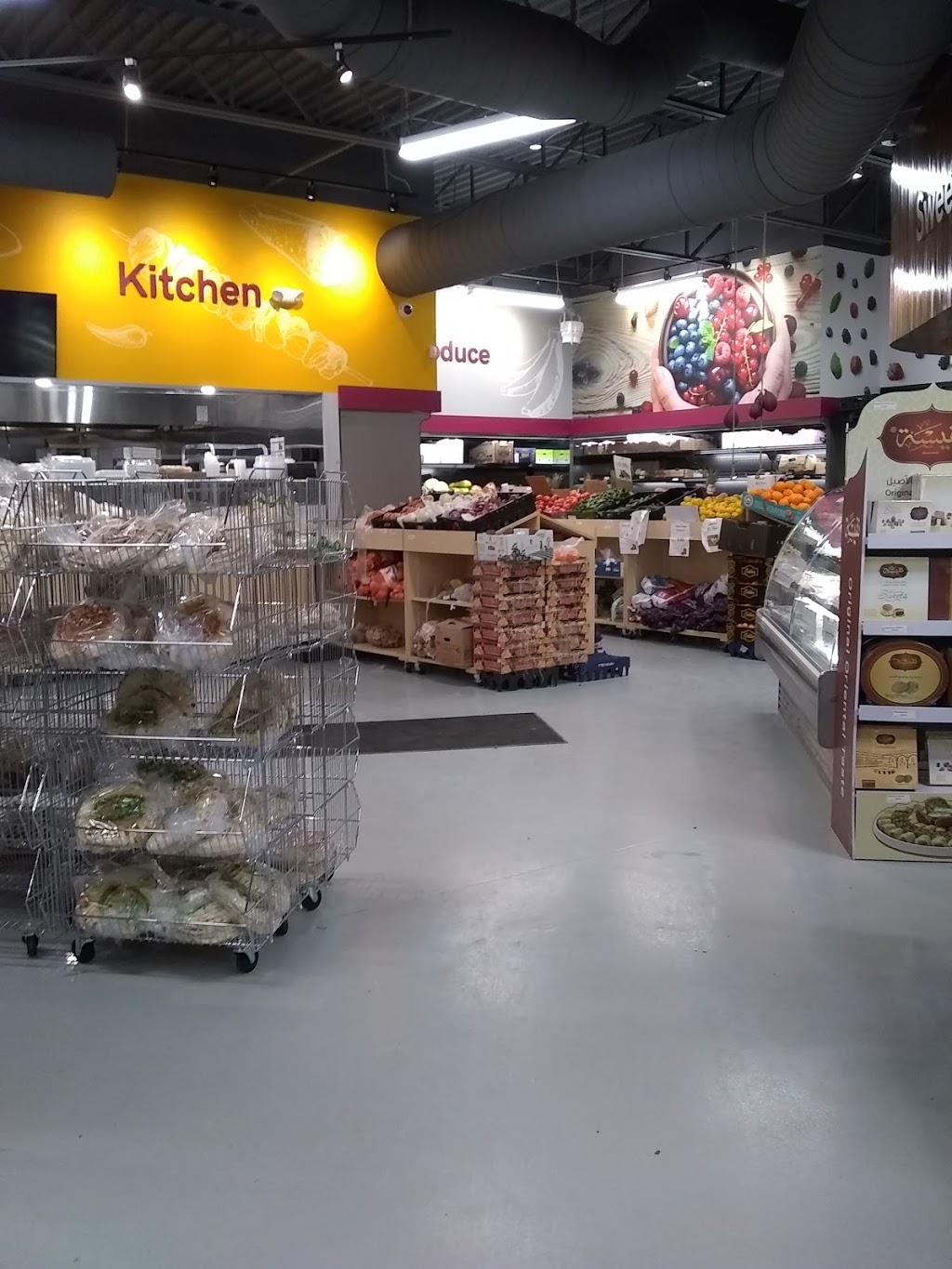 Berries Market | 820 Wharncliffe Rd S Unit 4, London, ON N6J 2N4, Canada | Phone: (519) 204-3222