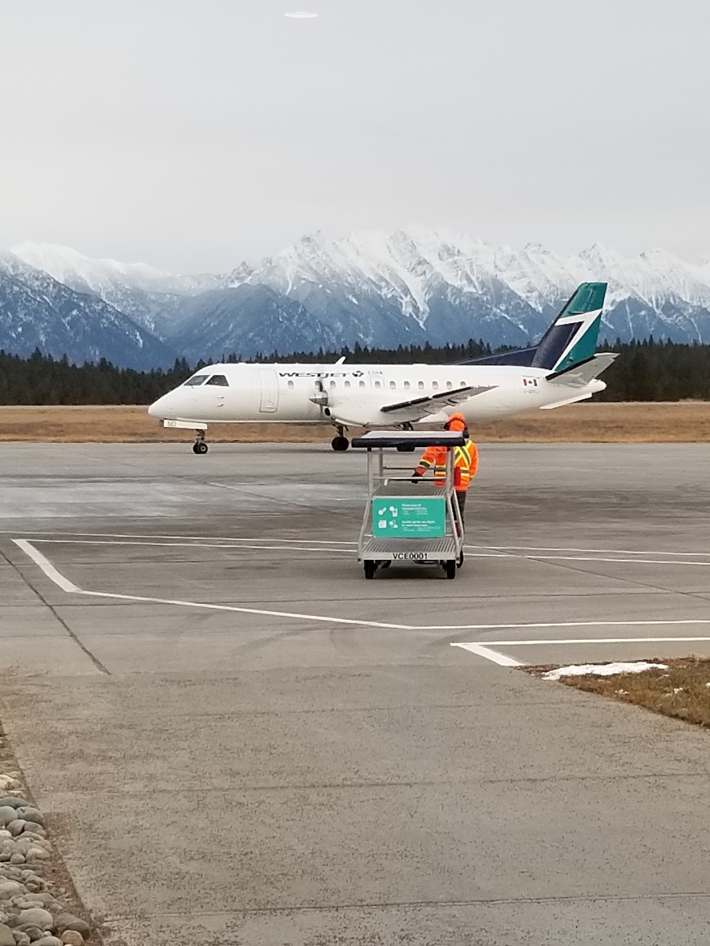 Canadian Rockies International Airport | 1-9370 Airport Access Rd, Cranbrook, BC V1C 7E4, Canada | Phone: (250) 426-7913