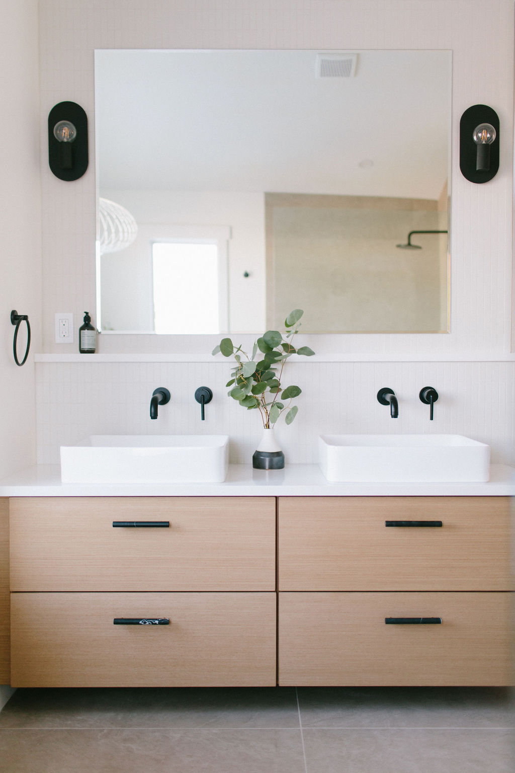 Revive contracting | 9228 100 Ave NW, Edmonton, AB T5H 0A3, Canada | Phone: (780) 974-1177