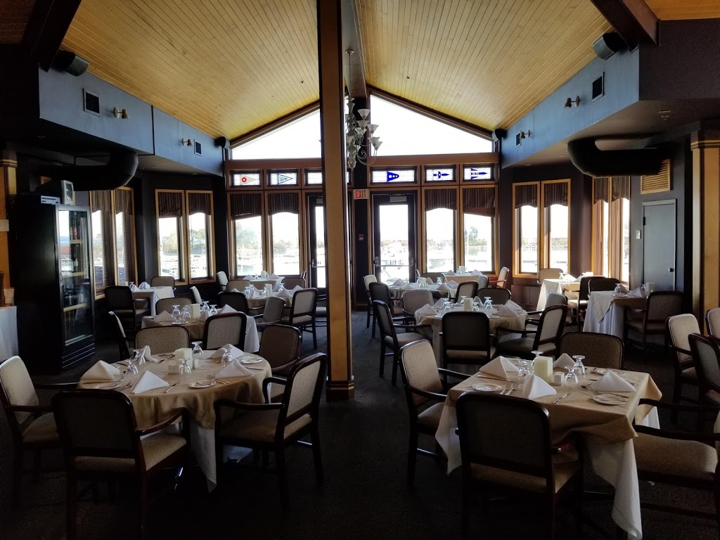 port credit yacht club restaurant