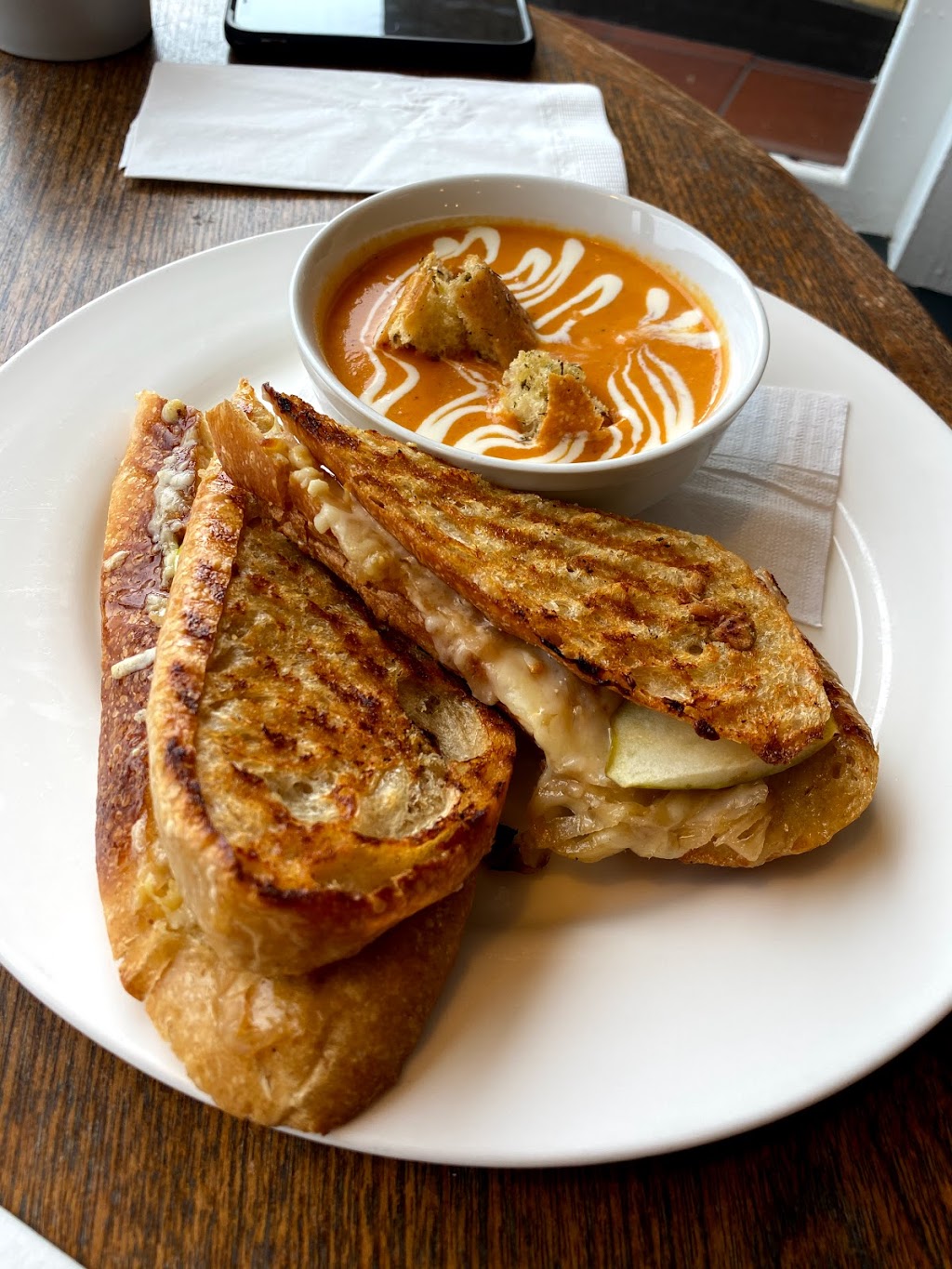Ruth & Dean - Luncheonette & Bakery | 2509 Estevan Ave, Victoria, BC V8R 2S6, Canada | Phone: (250) 590-2780