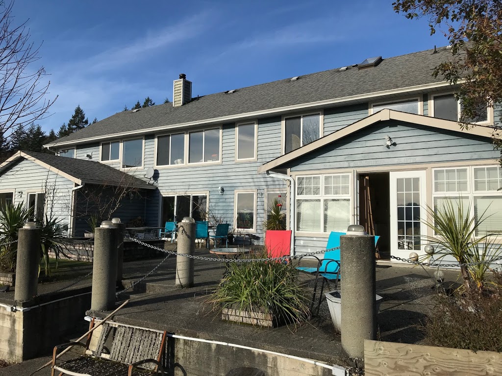 Moonlit Cove BB | 5219 Sooke Rd, Sooke, BC V9Z 1J6, Canada | Phone: (250) 642-2278