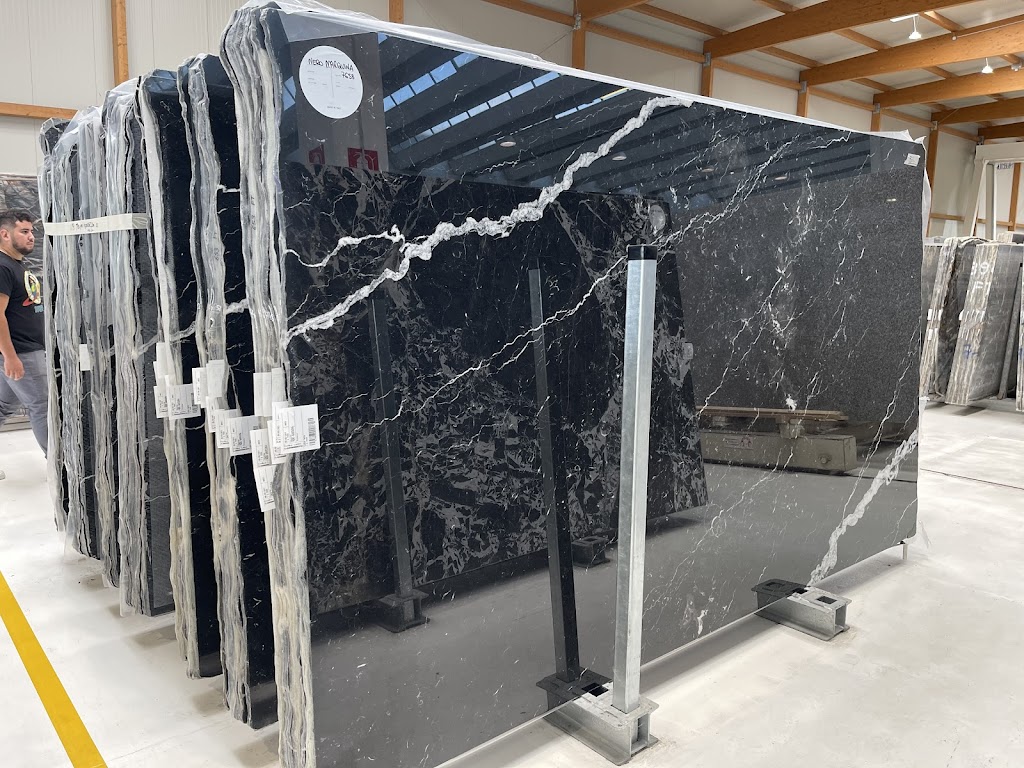 Maison Granite | 4400 QC-132, Sainte-Catherine, QC J5C 1V9, Canada | Phone: (514) 649-1328