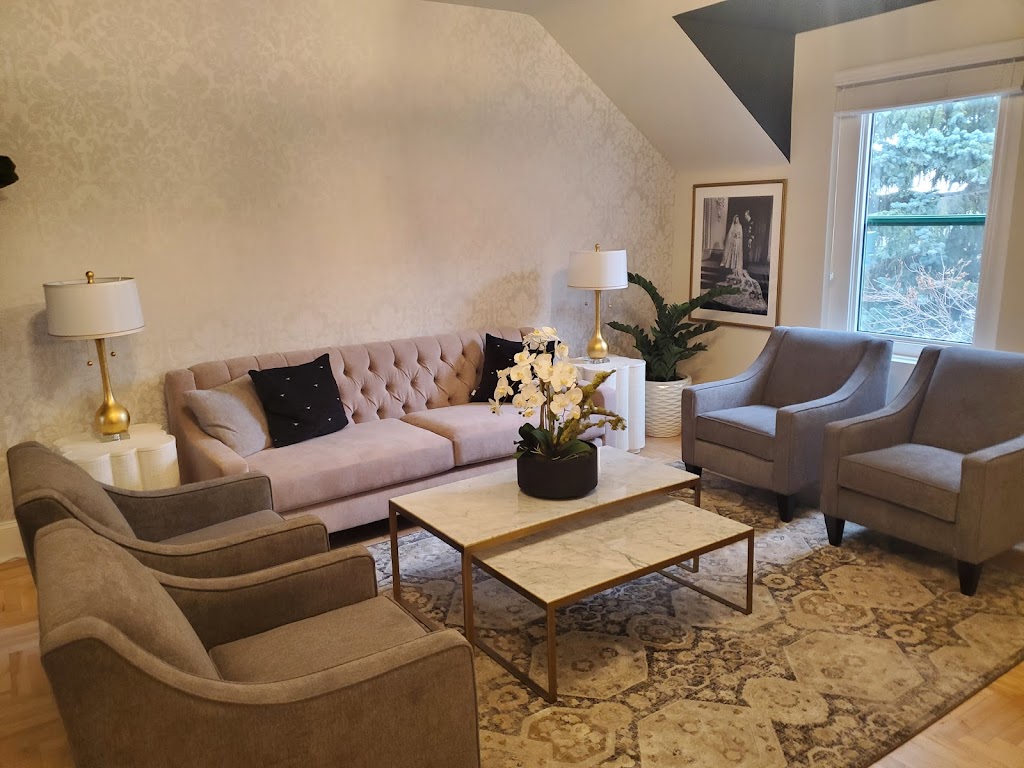 The Inn on Officers Garden | 150 Dieppe Drive SW, Calgary, AB T3E 7L4, Canada | Phone: (587) 885-1995