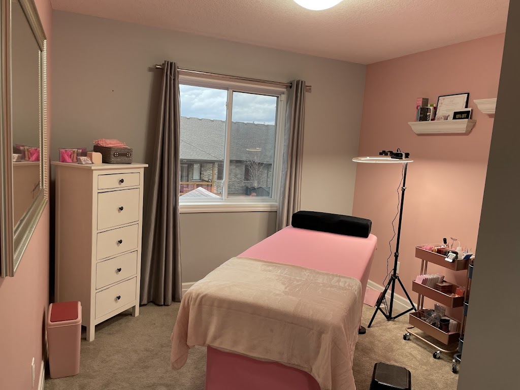 LashElle | 35 Roth St, Tavistock, ON N0B 2R0, Canada | Phone: (519) 588-2989