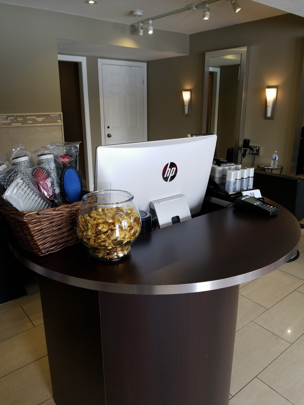 Milano Hair Studio | 1253 Silvan Forest Dr, Burlington, ON L7S 2J1, Canada | Phone: (905) 333-0717