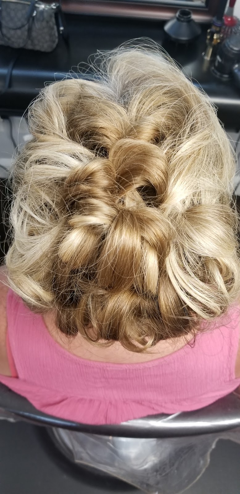 Divina Salon | 1780 Abbott Rd, Buffalo, NY 14218, USA | Phone: (716) 364-4055