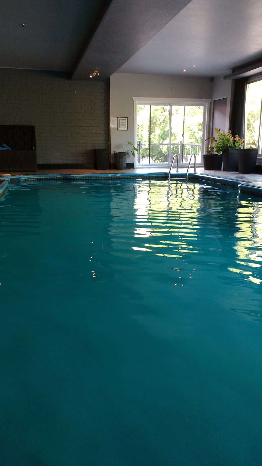 Hôtel Spa Château Sainte-Adèle | 3080 Boulevard de Sainte-Adèle, Sainte-Adèle, QC J8B 2N5, Canada | Phone: (855) 881-4888