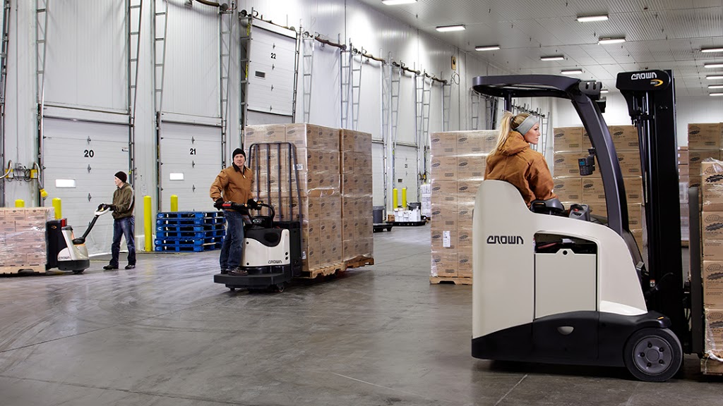 Crown Lift Trucks | 2970 Walker Rd, Windsor, ON N8W 3R3, Canada | Phone: (519) 966-2450