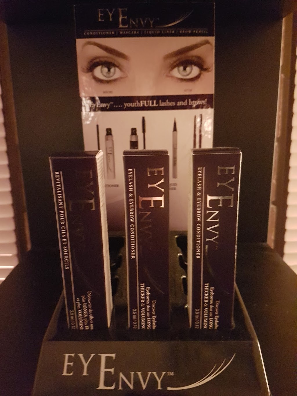 Jennys waxing and semi permanent makeup | 14915 107 Ave, Edmonton, AB T5P 0X8, Canada | Phone: (587) 408-8441