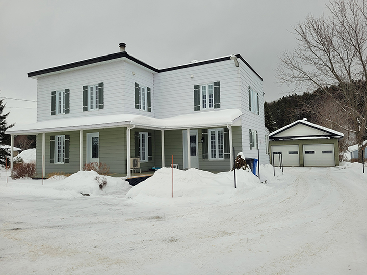 Création signée Caroline | 2458 Route du Président Kennedy S, Sainte-Marie, QC G6E 3M4, Canada | Phone: (418) 802-8162