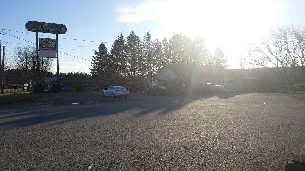 Restaurant 108 | 444 QC-108, Cookshire-Eaton, QC J0B 1M0, Canada | Phone: (819) 875-1043
