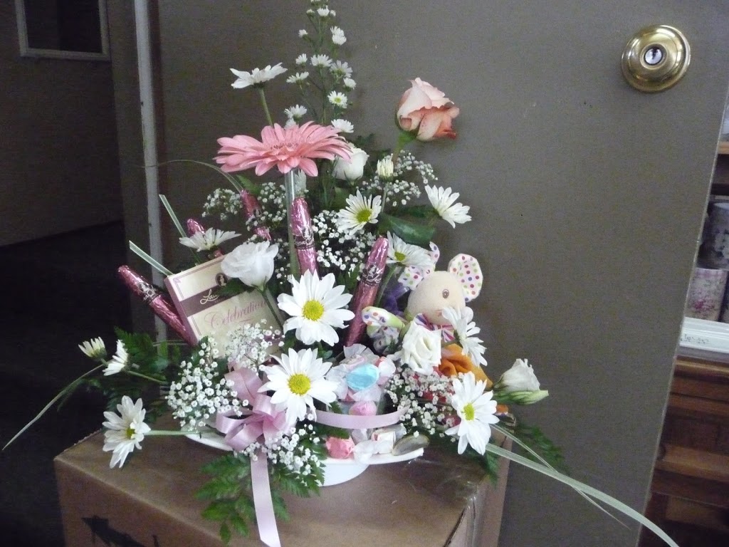 Fleuriste Joane Matteau | 492 Rue de lÉglise, Saint-Narcisse, QC G0X 2Y0, Canada | Phone: (418) 328-4524