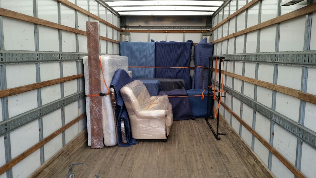 Moving Club | 11 Nightstar Dr, Richmond Hill, ON L4C 8K2, Canada | Phone: (416) 858-5107
