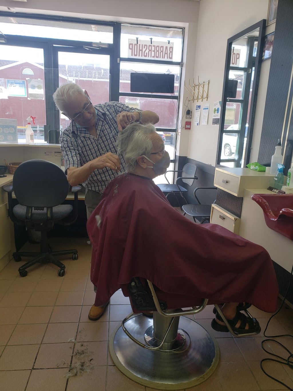 Mackenzie Hair Style Barber shop | 2338 Major MacKenzie Dr W, Maple, ON L6A 3Y7, Canada | Phone: (905) 832-0690