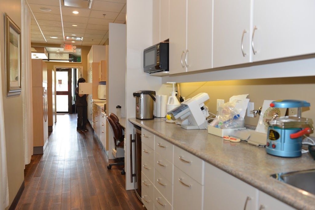 Larch Dental Center | dentist | 2488 W 41st Ave, Vancouver, BC V6M 2A7, Canada | 6046940062 OR +1 604-694-0062