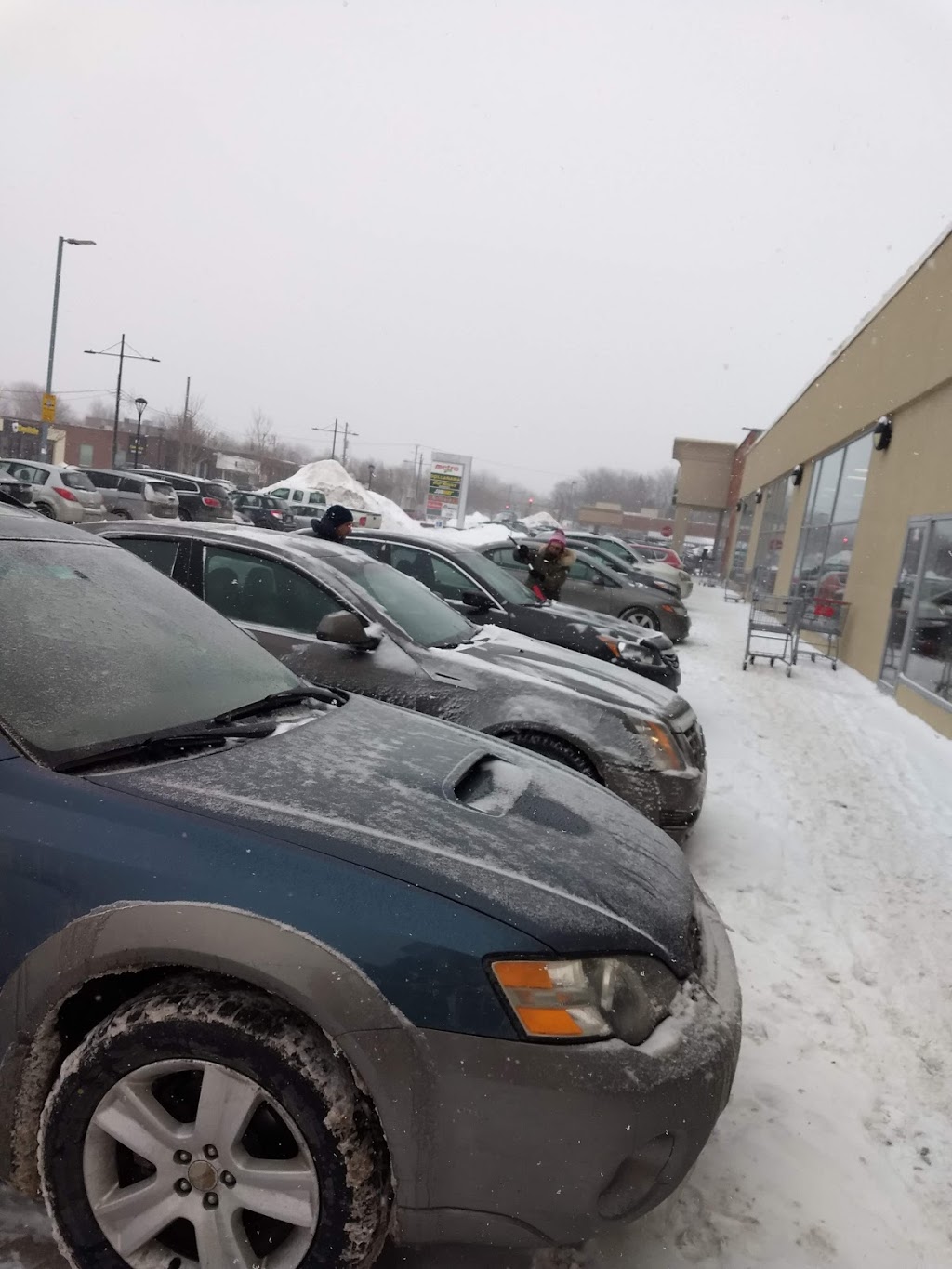 Dollarama 1400 Boulevard SaintJeanBaptiste, PointeauxTrembles, QC