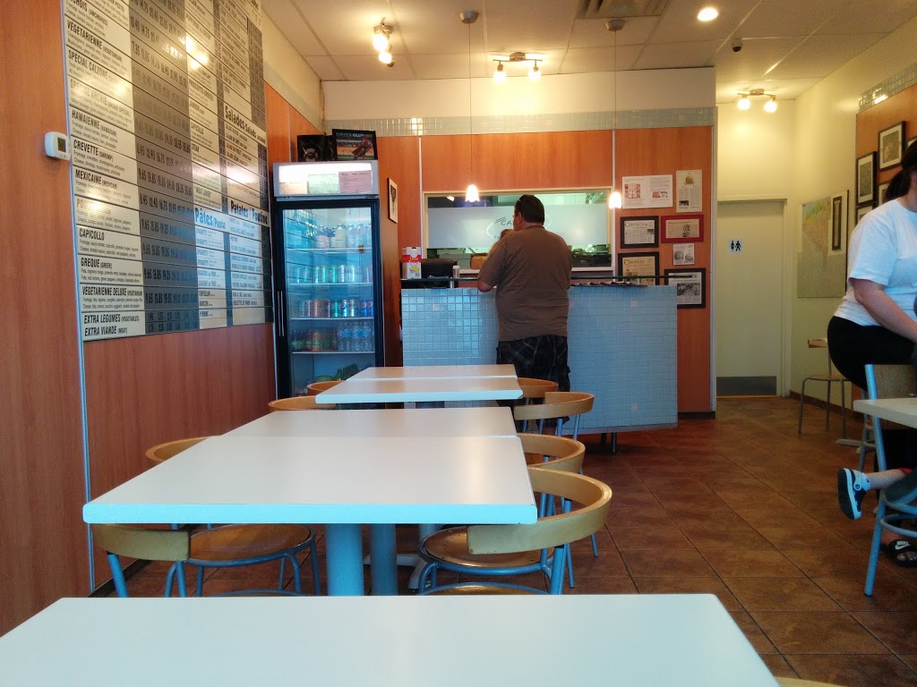 Calzone pizza | 3713 Boulevard Saint-Charles, Kirkland, QC H9H 4M2, Canada | Phone: (514) 426-9000