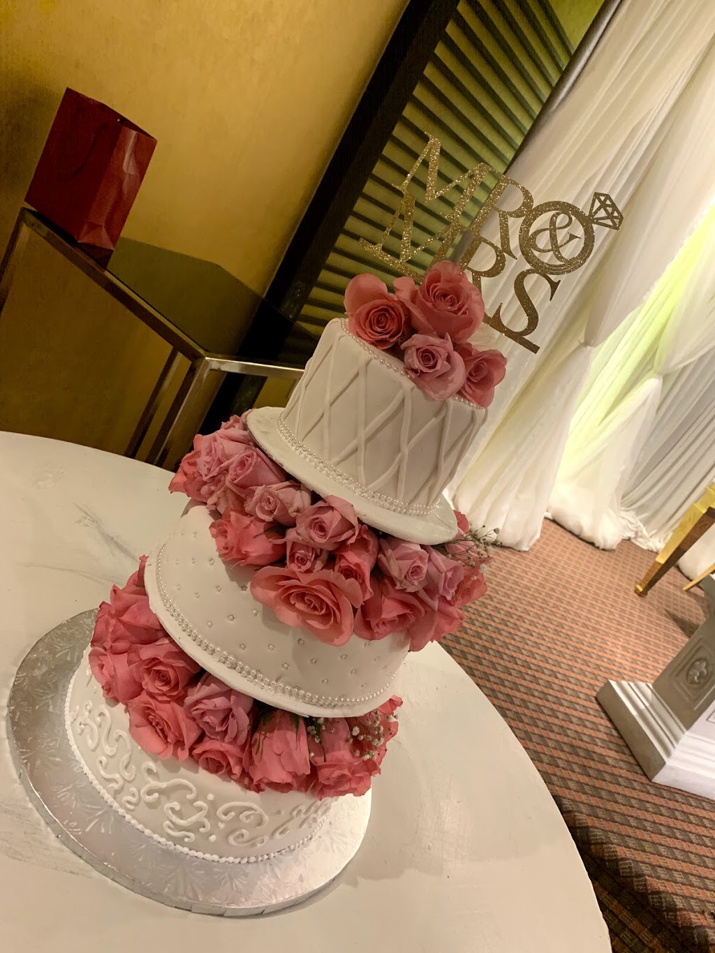 LOLO Sweet & Event | 2225 Erin Mills Pkwy, Mississauga, ON L5K 1T9, Canada | Phone: (437) 982-3318