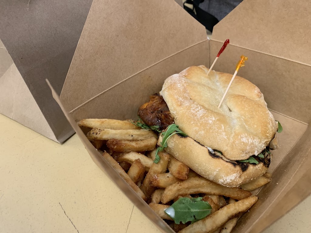 Hangry Chicken | 3450 Dundas St Unit B6, Burlington, ON L7M 4B8, Canada | Phone: (905) 336-1818