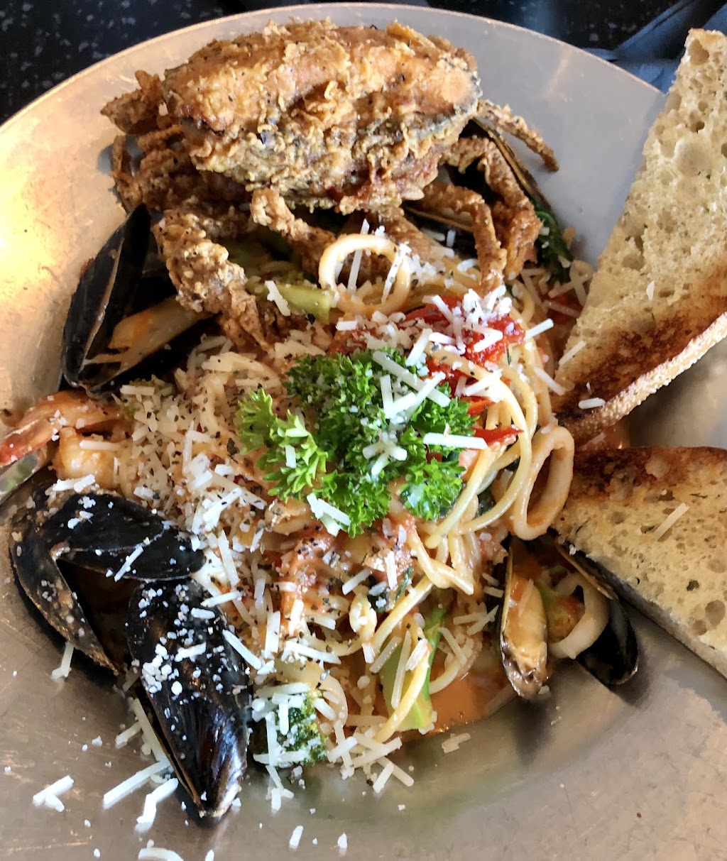 Lokal Kitchen | 4923 33 St, Sylvan Lake, AB T4S 1A7, Canada | Phone: (403) 864-9996