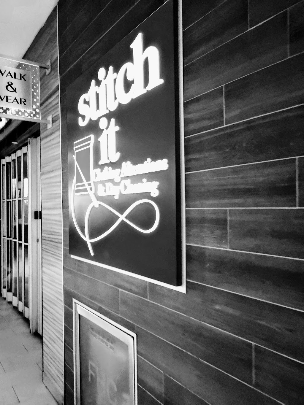Stitch It Clothing Alterations & Dry Cleaning | 3401 Dufferin St #403A, North York, ON M6A 2T9, Canada | Phone: (416) 783-4074