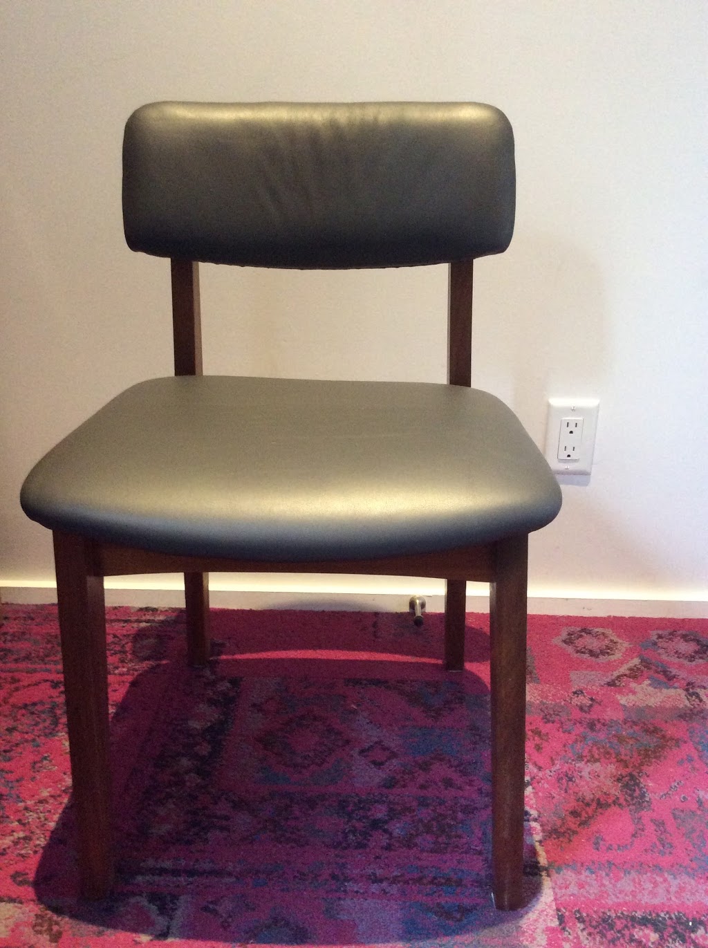 New Hope Upholstering | 939 Lakeshore Rd E, Mississauga, ON L5E 1E3, Canada | Phone: (905) 891-9655