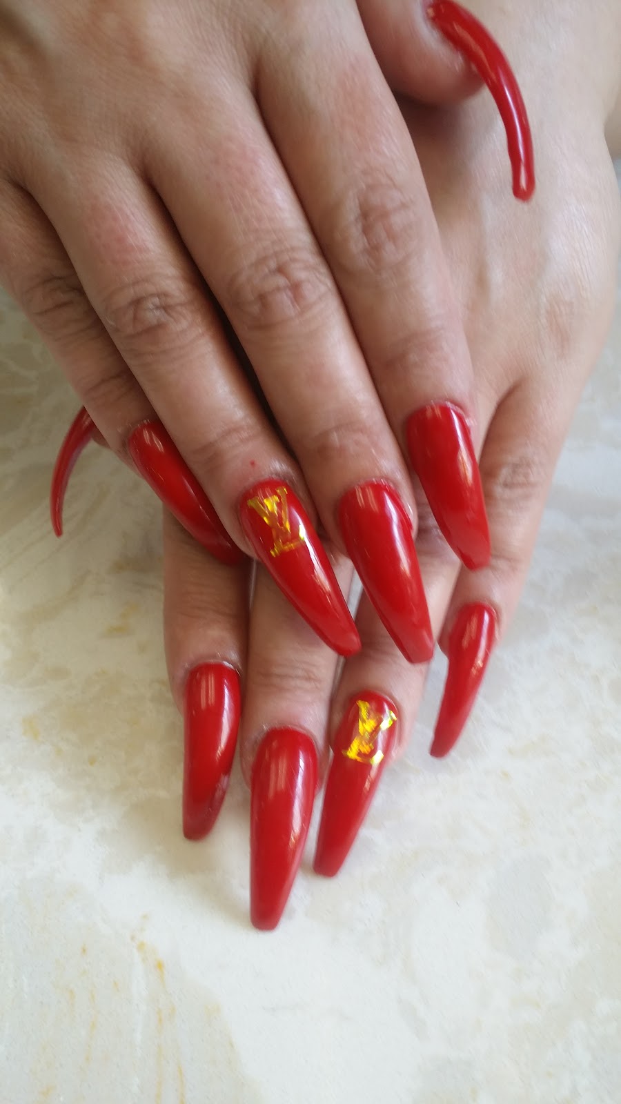 GLITTER NAILS & SPA | 199 Wentworth St W # 7, Oshawa, ON L1J 6P4, Canada | Phone: (905) 720-2350